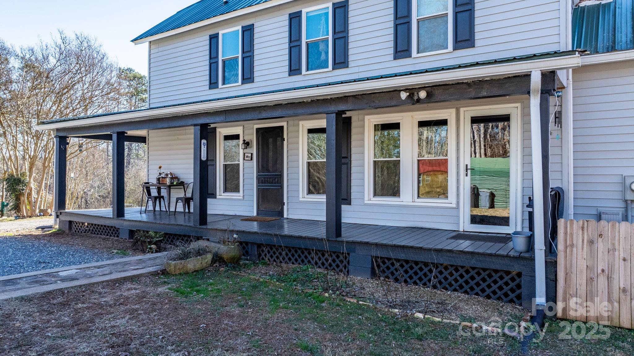 673 Cape Hickory Road Hickory, NC 28601 - Photo 3 of 32 Gallery Image 3