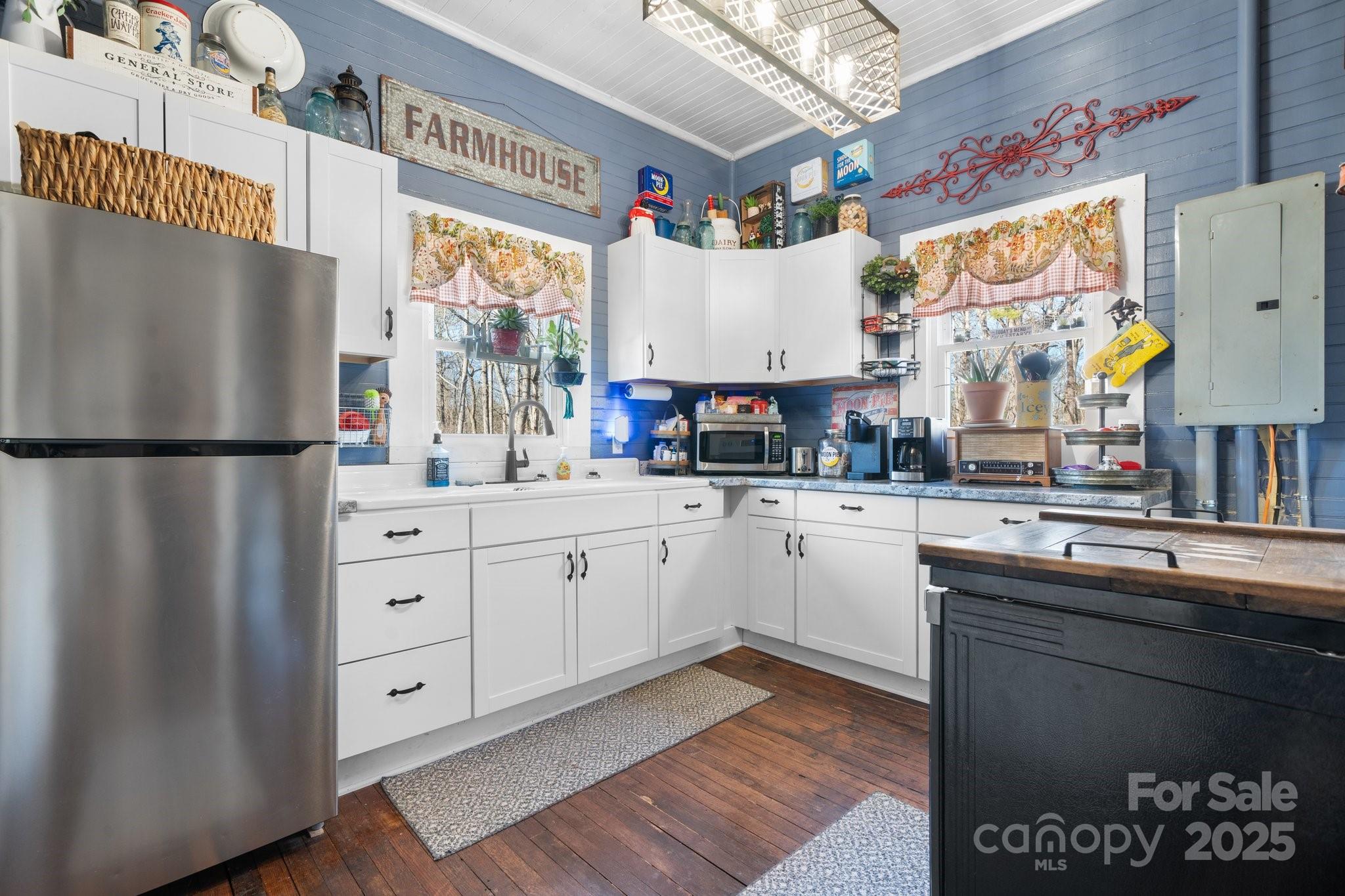 673 Cape Hickory Road Hickory, NC 28601 - Photo 7 of 32 Gallery Image 7