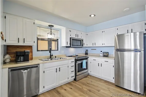 $549,900 | 110 Old English Point, Sunrise Beach, MO 65079