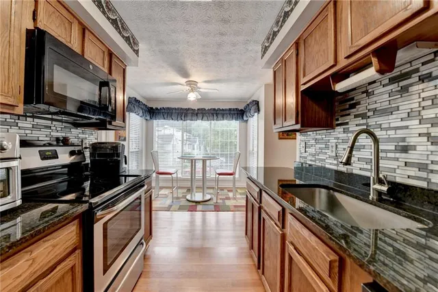 $264,000 | 1304 Glenleaf Drive, Peachtree Corners, GA 30092