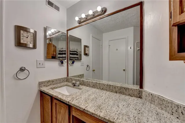 $264,000 | 1304 Glenleaf Drive, Peachtree Corners, GA 30092