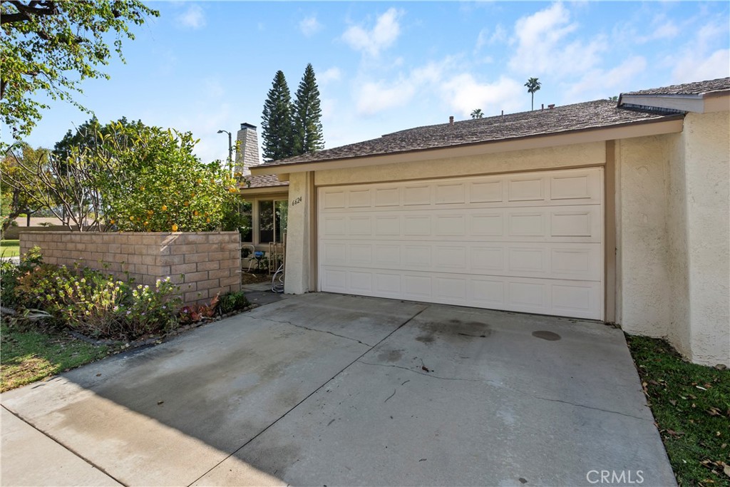 6624 Banyan Place Riverside, CA 92506 - Photo 2 of 41 a view of a garage
