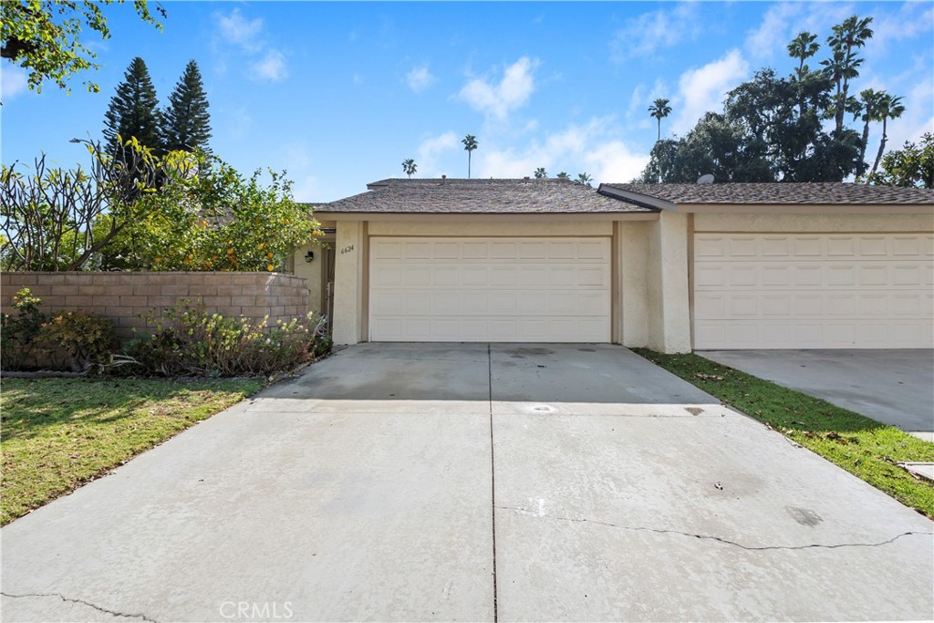 6624 Banyan Place Riverside, CA 92506 - Photo 3 of 41 a view of outdoor space yard and garage