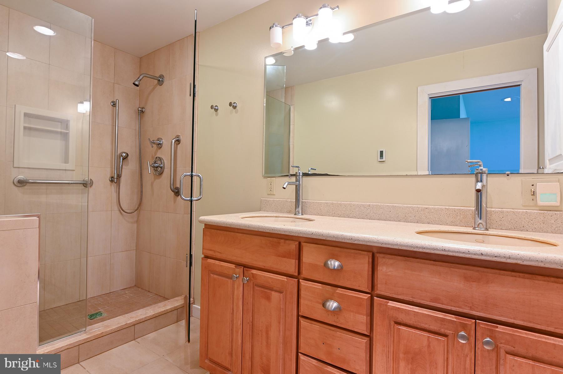 296 West Joyce Lane Arnold, MD 21012 - Photo 16 of 32 Owner's ensuite bathroom