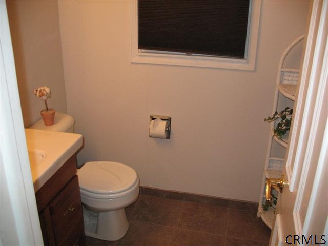 64 Hunting Road Colonie, NY 12205 - Photo 12 of 15 Photo 12