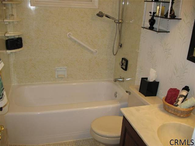 64 Hunting Road Colonie, NY 12205 - Photo 6 of 15 Photo 6