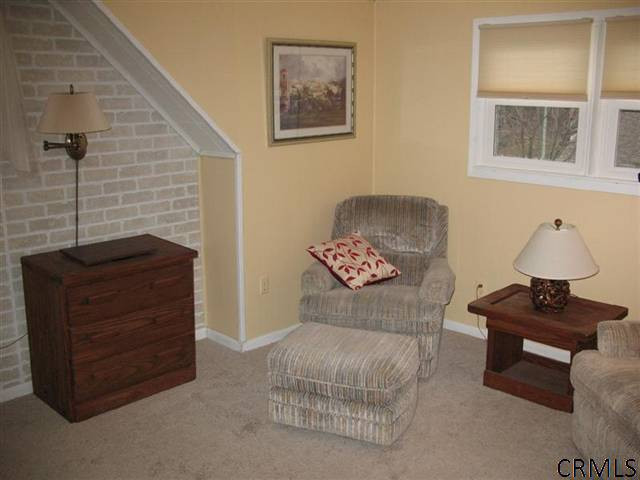 64 Hunting Road Colonie, NY 12205 - Photo 9 of 15 Photo 9
