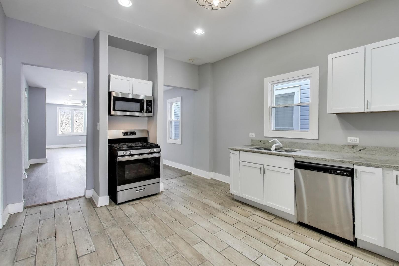 5116 South Carpenter Street Chicago, IL 60609 - Photo 8 of 34