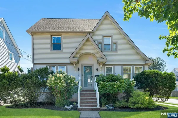 $4,900 | 332 Demarest Avenue, Oradell, NJ 07649