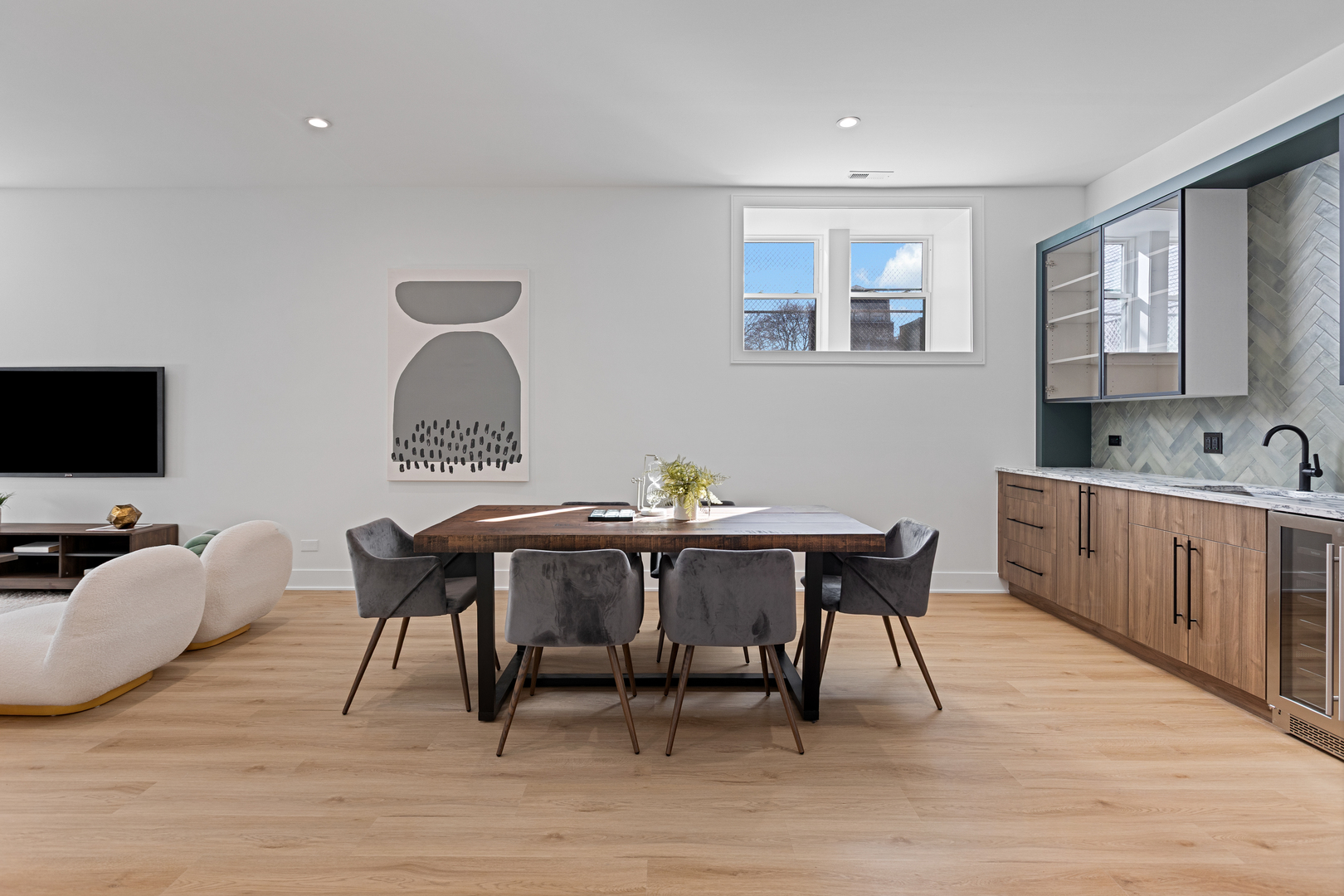 3614 North Marshfield Avenue Chicago, IL 60613 - Photo 41 of 61 a view of a dining room with furniture and wooden floor