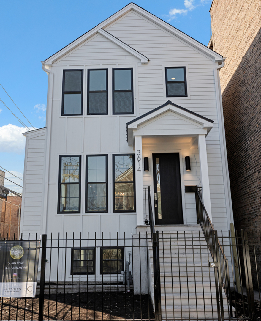 3614 North Marshfield Avenue Chicago, IL 60613 - Photo 57 of 61 a front view of a house