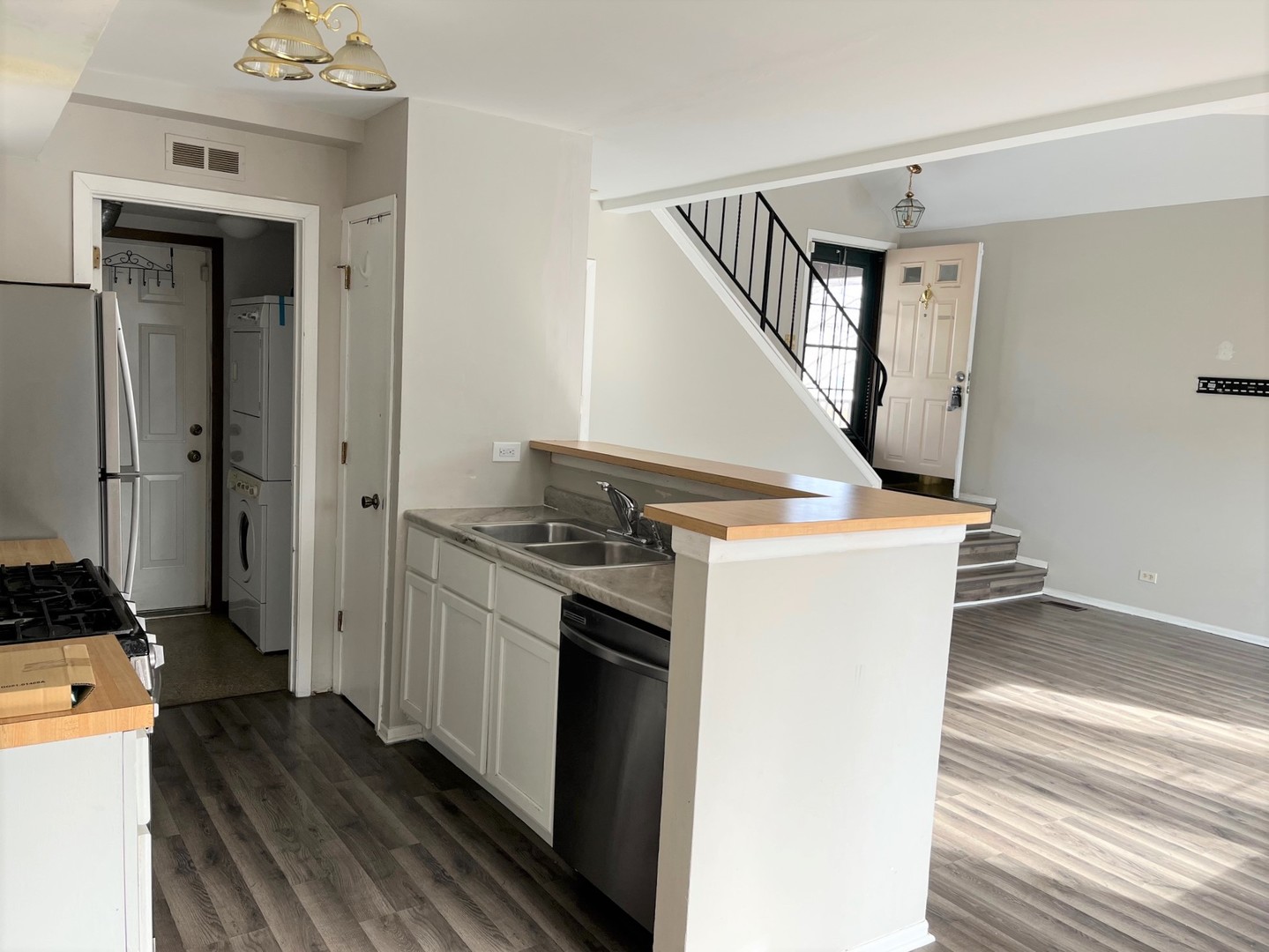 1751 McCormick Lane Hanover Park, IL 60133 - Photo 4 of 11