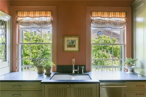 $2,748,000 | 600 Governor Nicholls Street, New Orleans, LA 70116