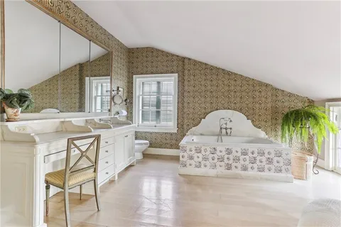 $2,748,000 | 600 Governor Nicholls Street, New Orleans, LA 70116