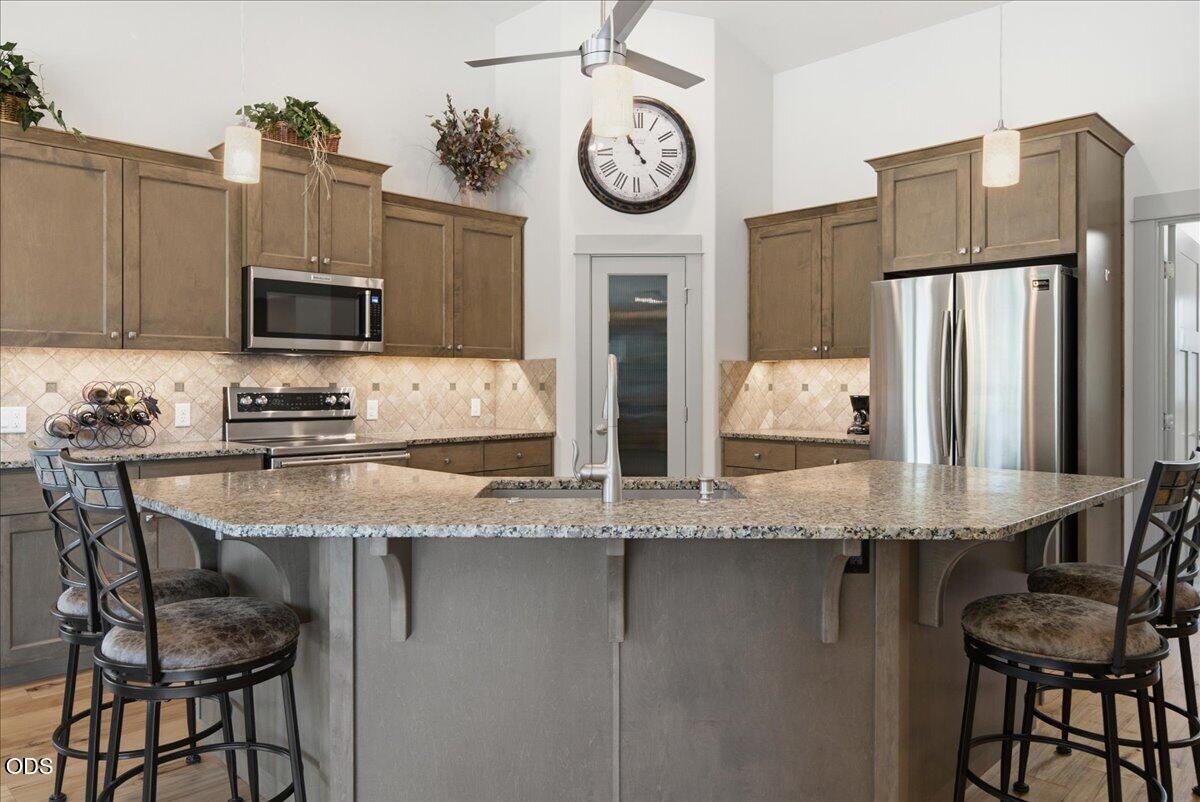 1726 Turnstone Road Redmond, OR 97756 - Photo 6 of 58