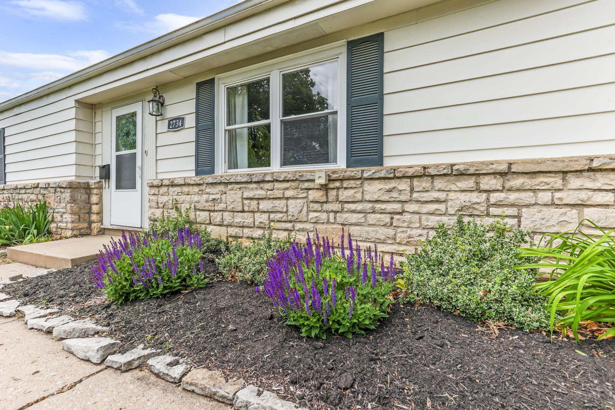 2734 Wellesley Road Columbus, OH 43209 - Photo 3 of 42