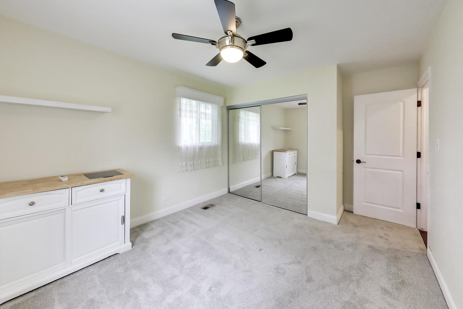 605 North Rohlwing Road Palatine, IL 60074 - Photo 13 of 21