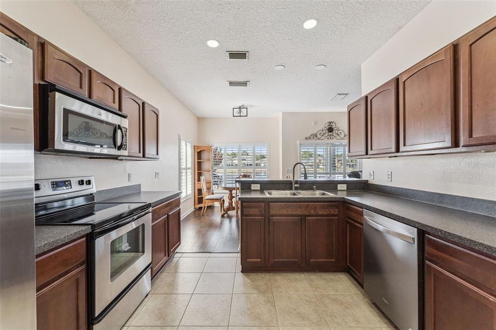 10617 Willow Ridge Loop Orlando, FL 32825 - Photo 11 of 46