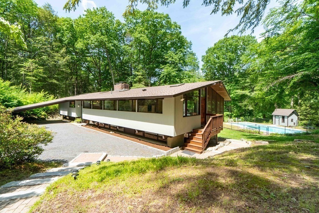 17 Stonehedge Road Lincoln, MA 01773 - Photo 2 of 42 Gallery Image 2