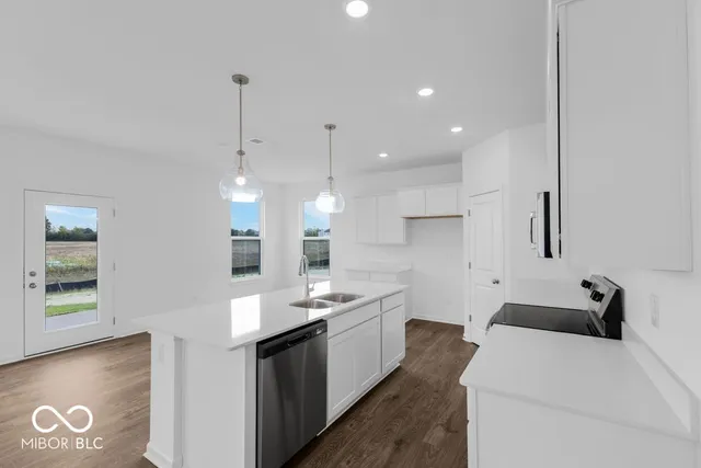 $384,999 | 7501 Firecrest Lane, Camby, IN 46113