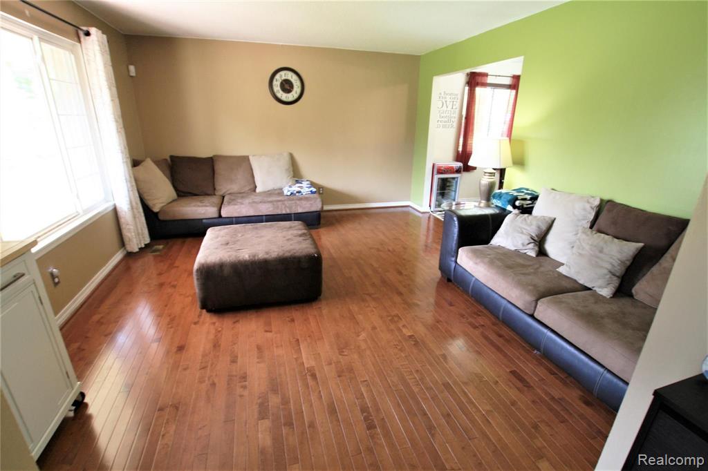 1087 Stonehenge Road Flint, MI 48532 - Photo 10 of 31