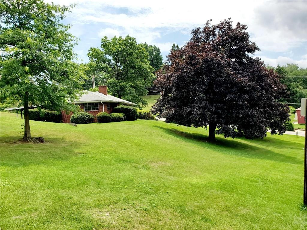 310 Valley Drive Rochester, PA 15074 - Photo 2 of 16