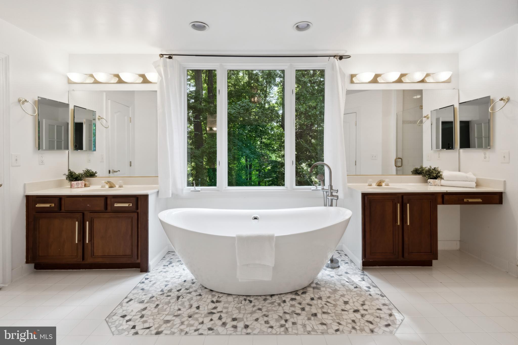 3466 Monarch Drive Edgewater, MD 21037 - Photo 24 of 51 Primary En Suite Bath