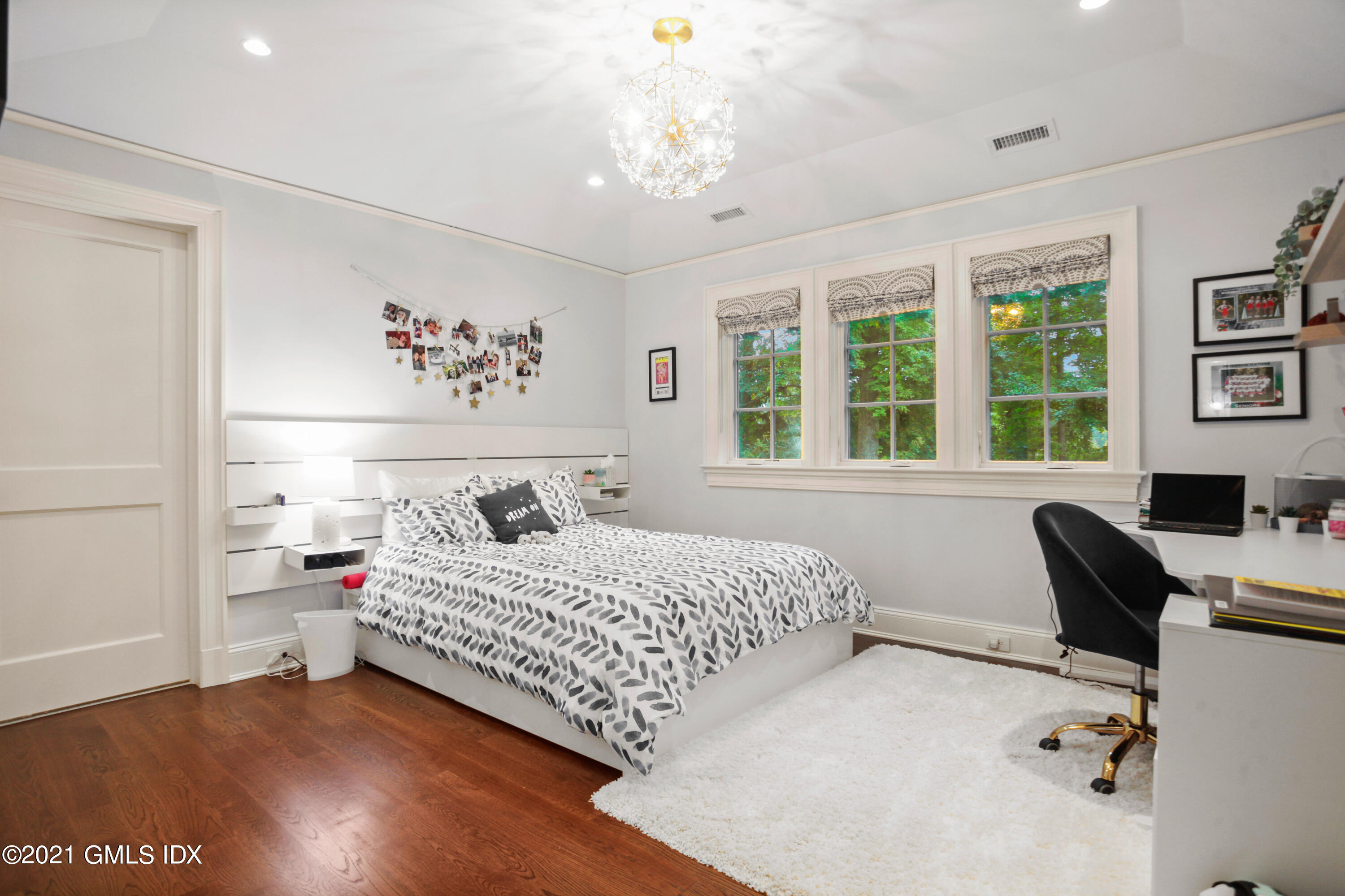 48 Winthrop Drive Riverside, CT 06878 - Photo 26 of 40 a bedroom with a bed and a window