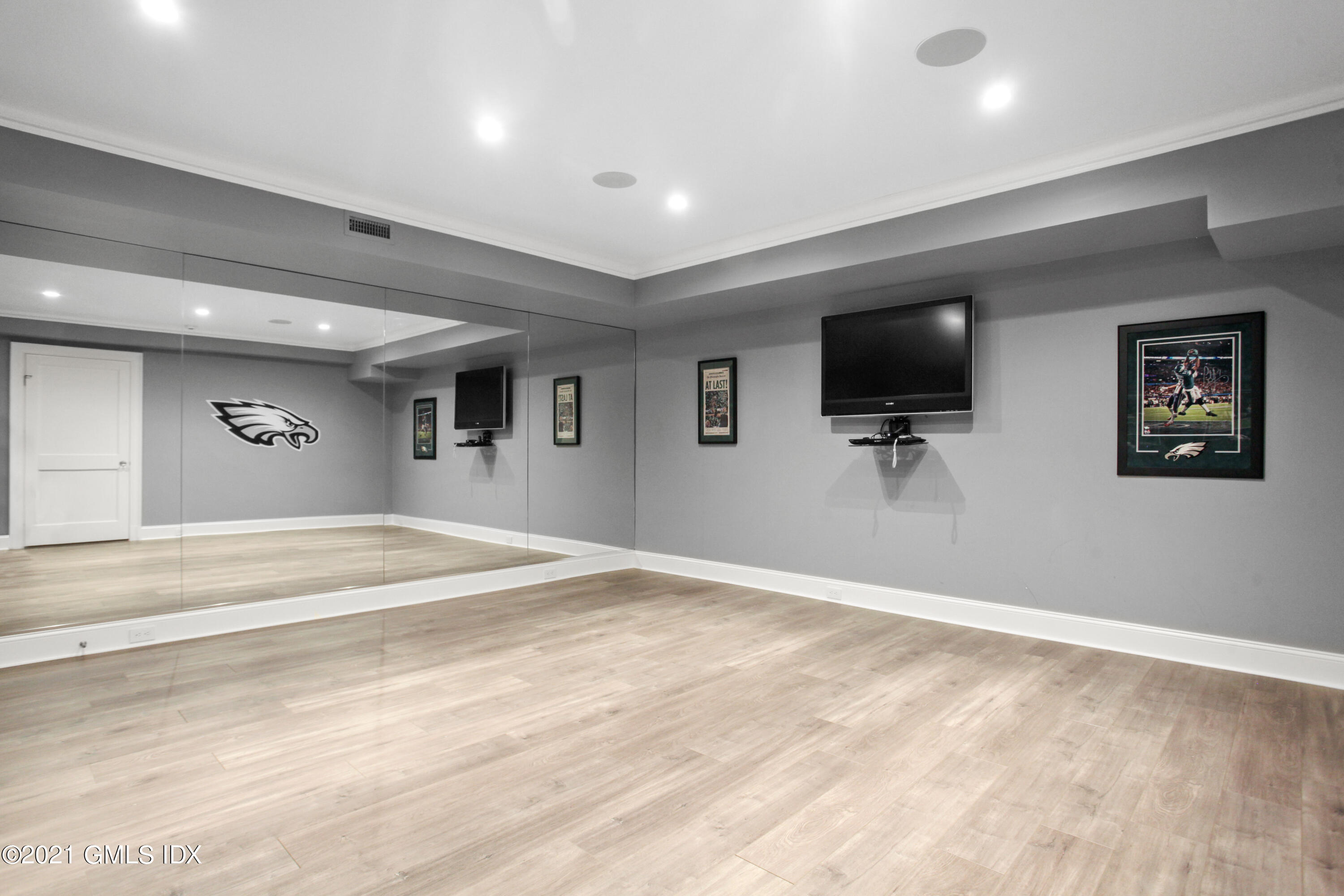 48 Winthrop Drive Riverside, CT 06878 - Photo 31 of 40 a view of a livingroom with a flat screen tv