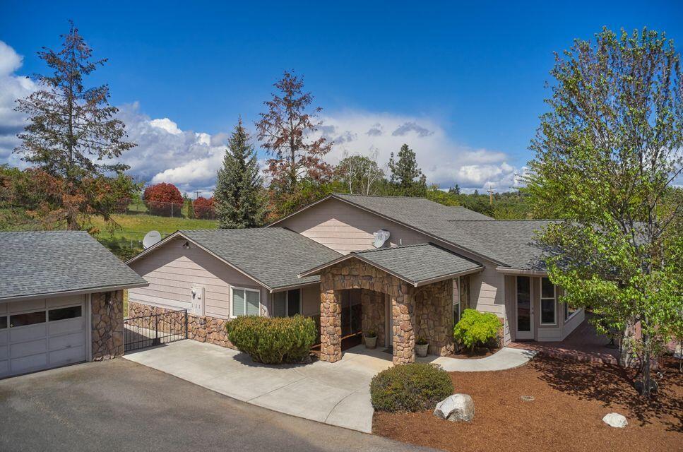 7300 Dark Hollow Road Medford, OR 97501 - Photo 6 of 36 20210430153208937386000000-o