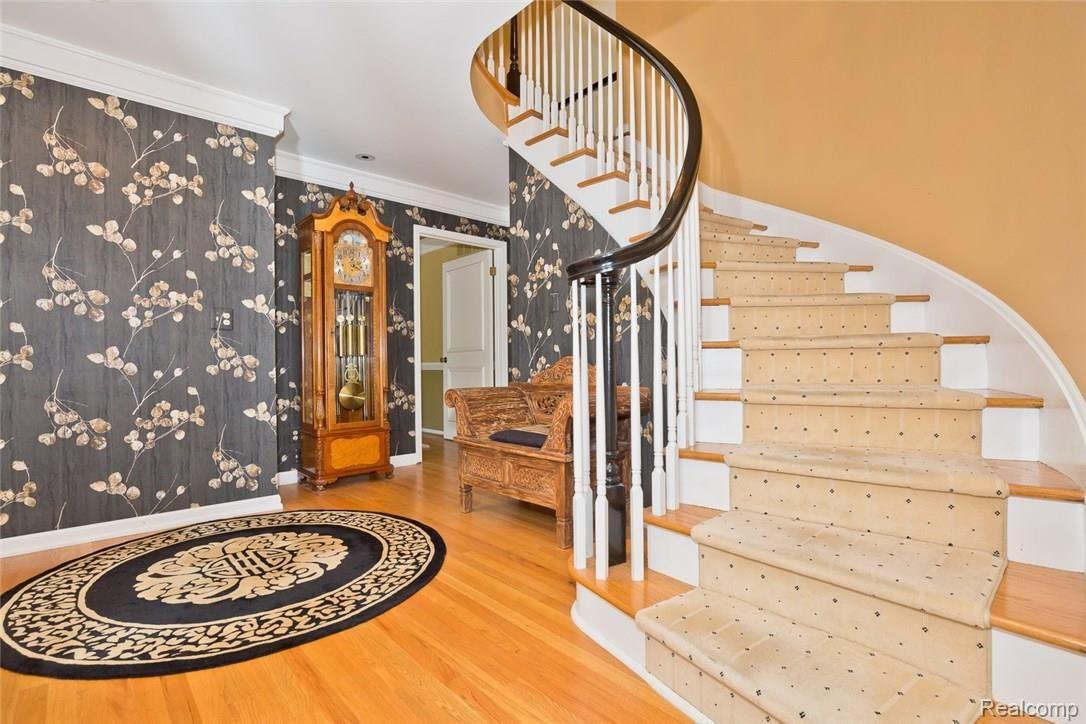 1855 Wingate Road Bloomfield Hills, MI 48302 - Photo 2 of 37 Large entryway with beautiful staircase