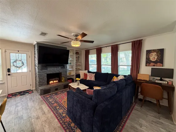 $3,200 | 2626 Baxter Drive, Austin, TX 78745
