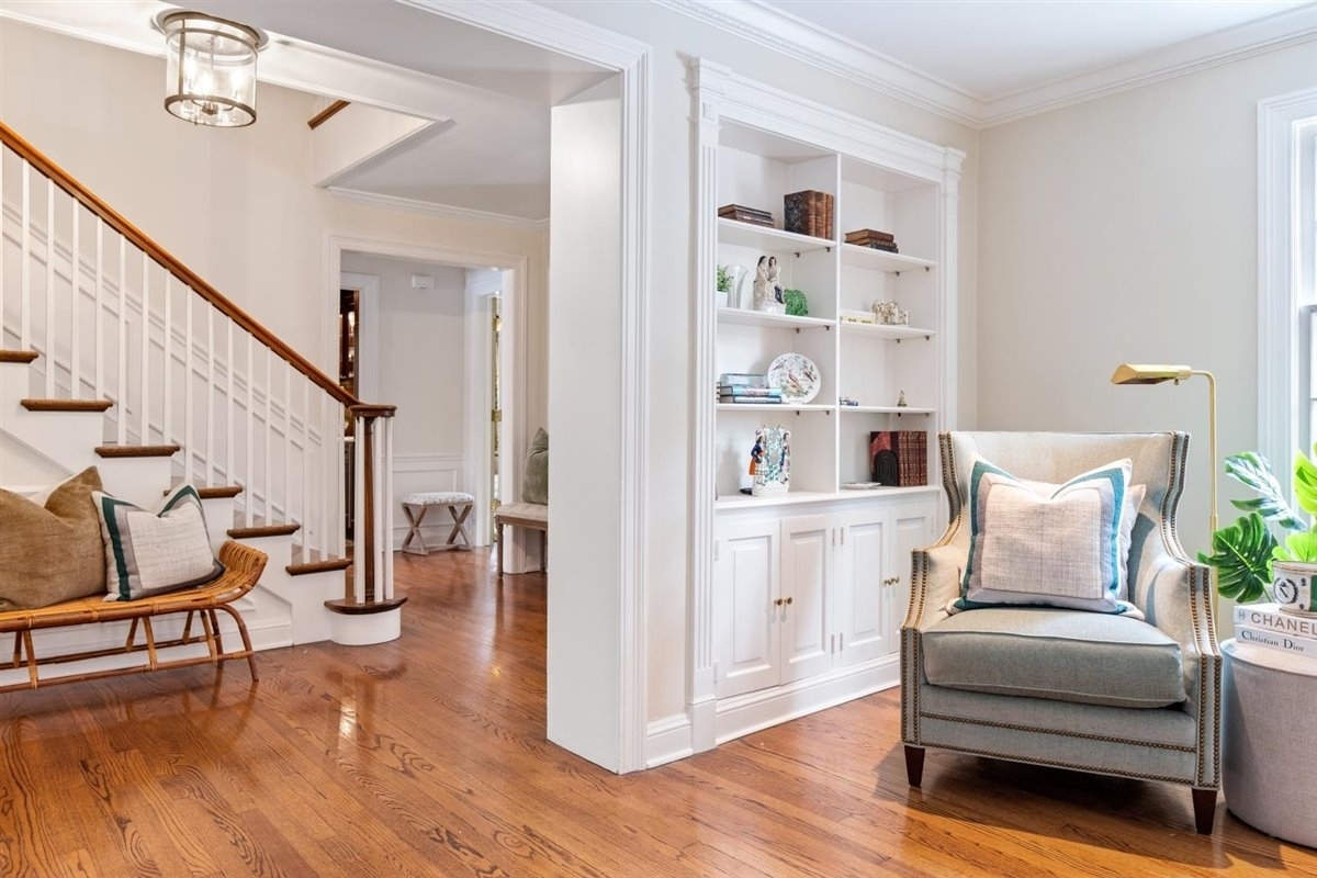 114 Dewindt Road Winnetka, IL 60093 - Photo 8 of 62