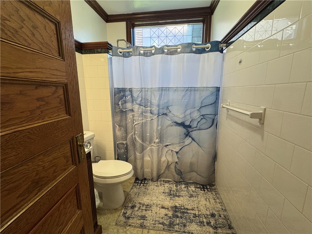 348 Seneca Parkway Rochester, NY 14613 - Photo 12 of 14 Gallery Image 12