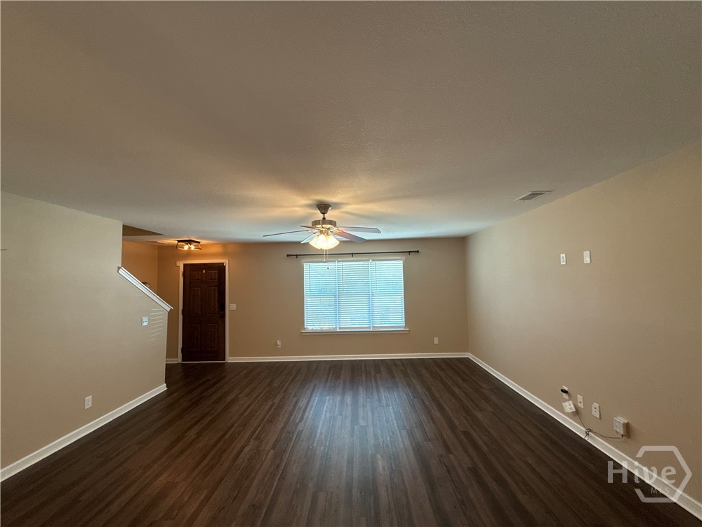 15 Hasty Point Road Port Wentworth, GA 31407 - Photo 4 of 26 Living Room