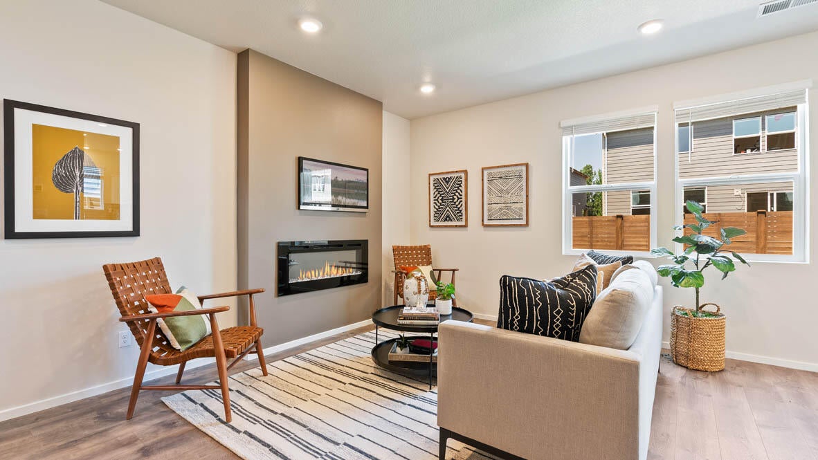 61175 Southeast Splendor Lane Bend, OR 97702 - Photo 4 of 35 004 great room