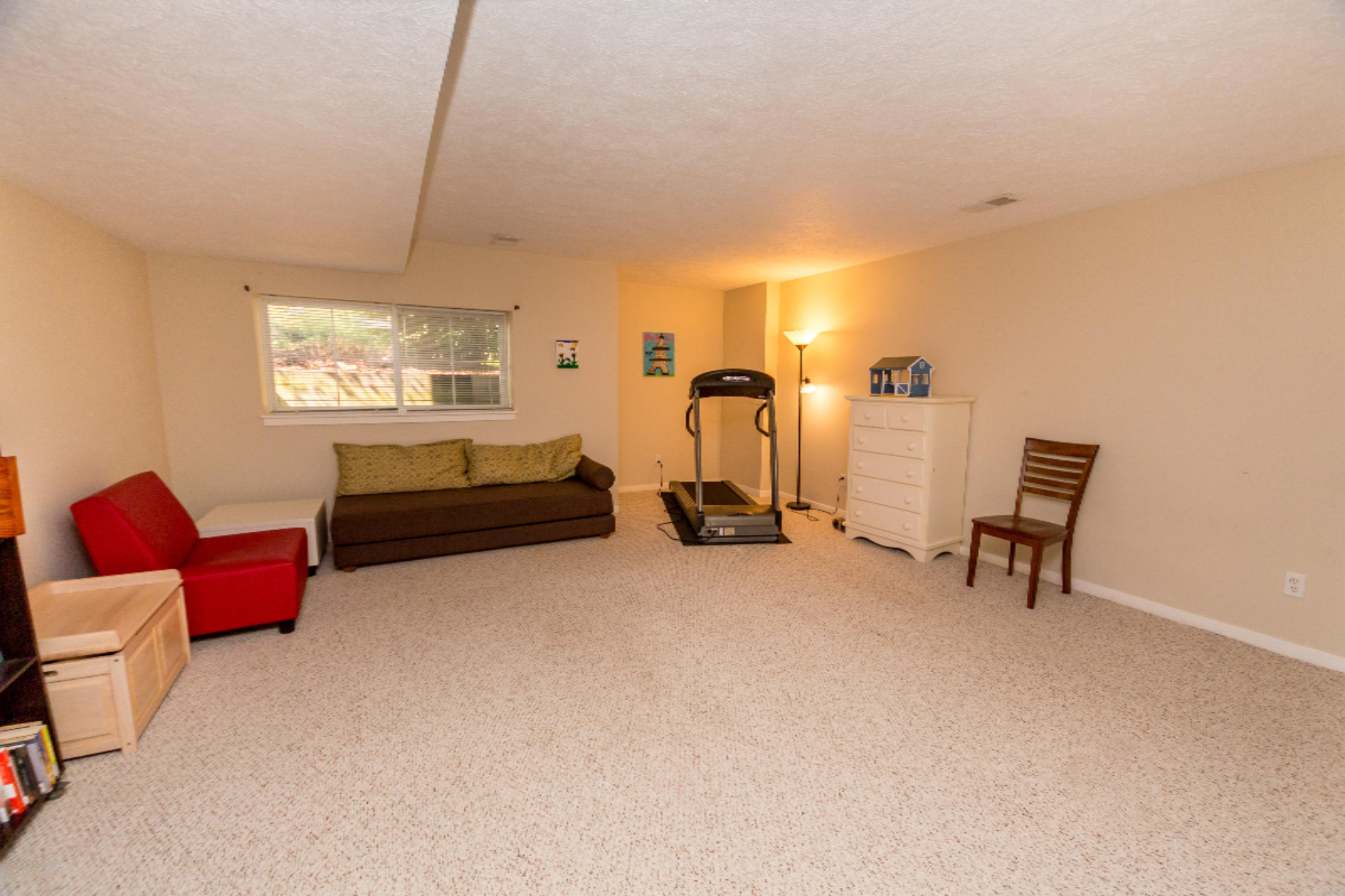 1068 Cobblestone Road, Unit 11 Holland, MI 49423 - Photo 24 of 43 UN8A0085