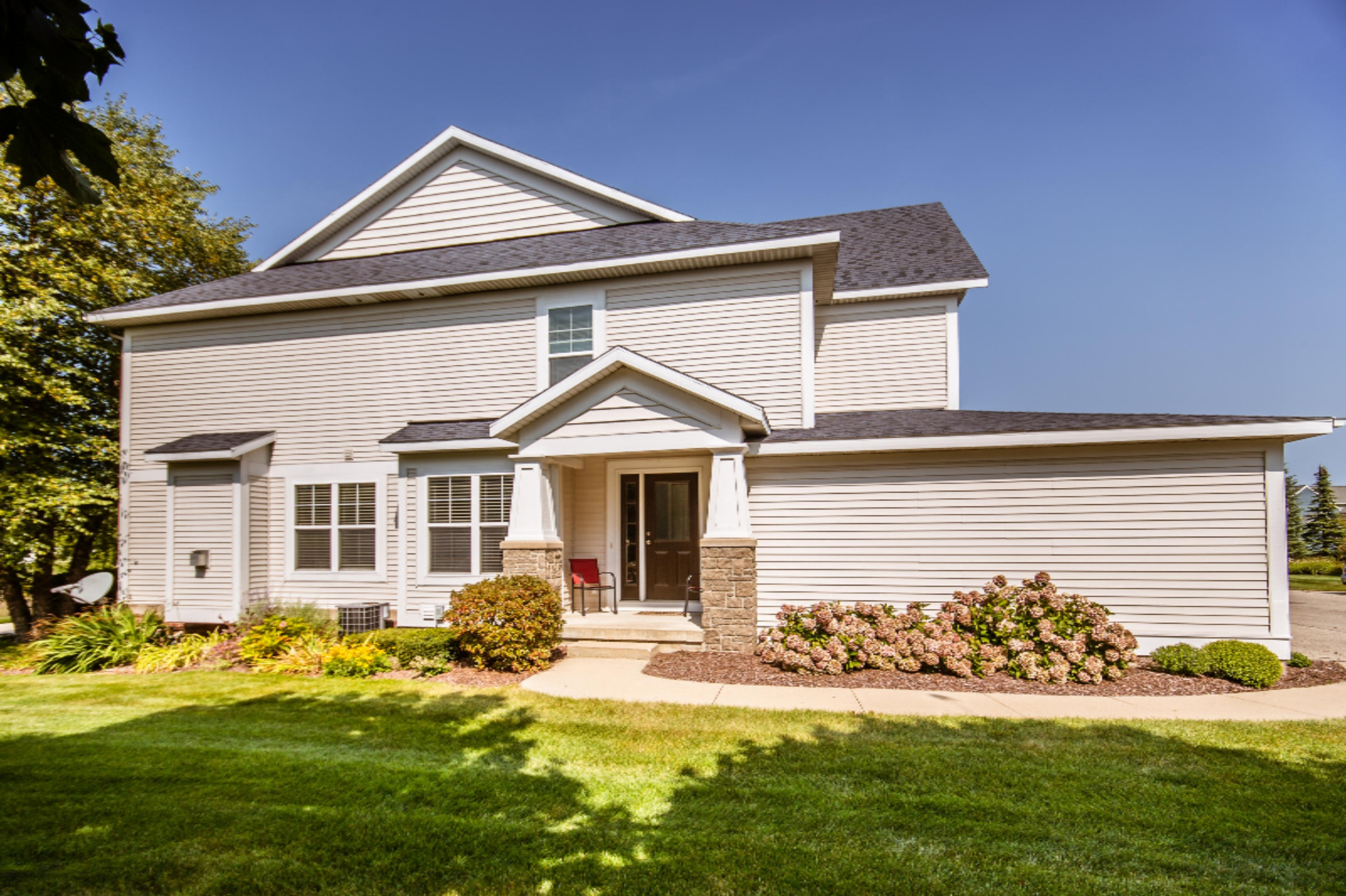 1068 Cobblestone Road, Unit 11 Holland, MI 49423 - Photo 3 of 43 UN8A0120