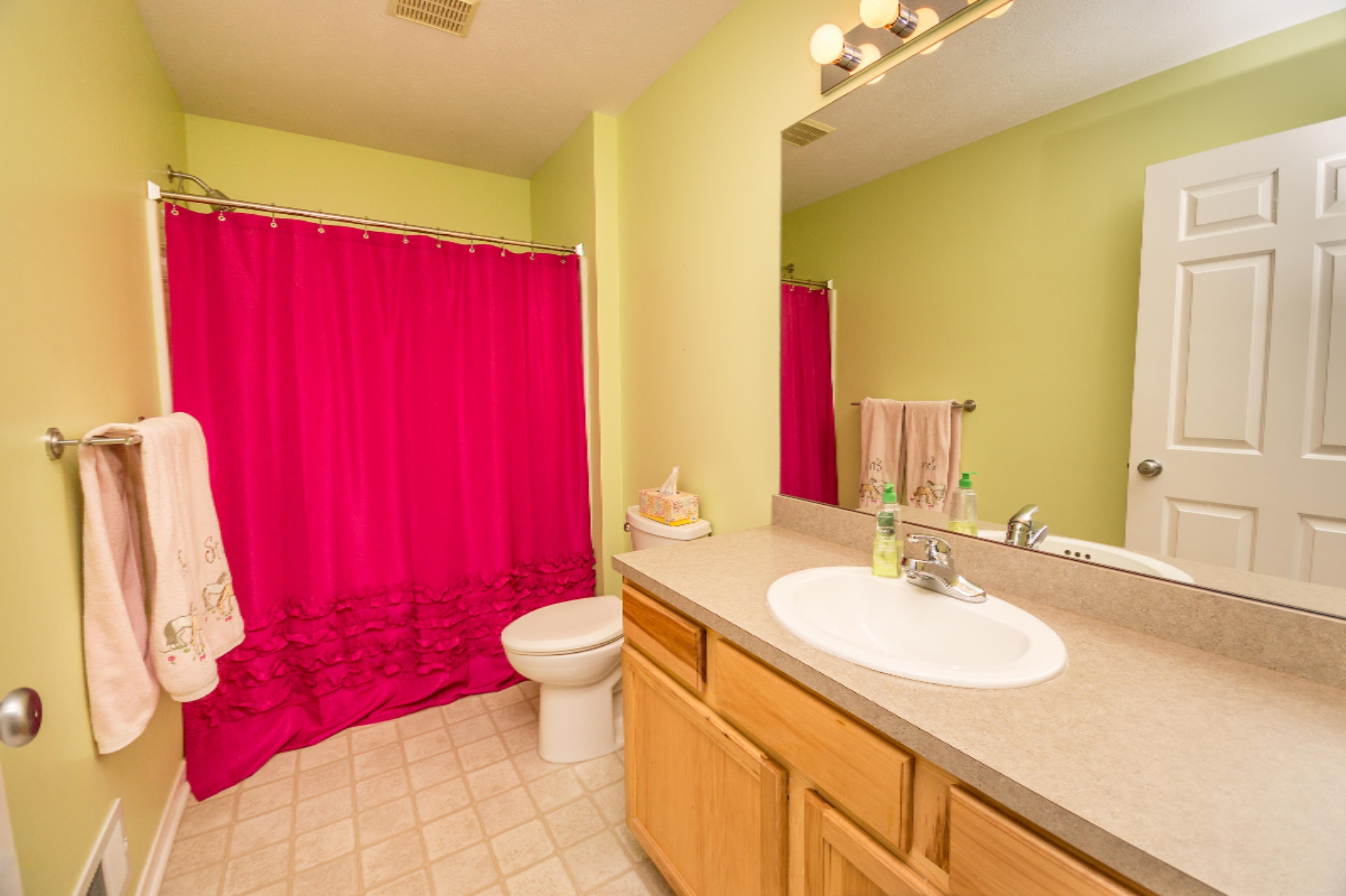 1068 Cobblestone Road, Unit 11 Holland, MI 49423 - Photo 32 of 43 UN8A0114