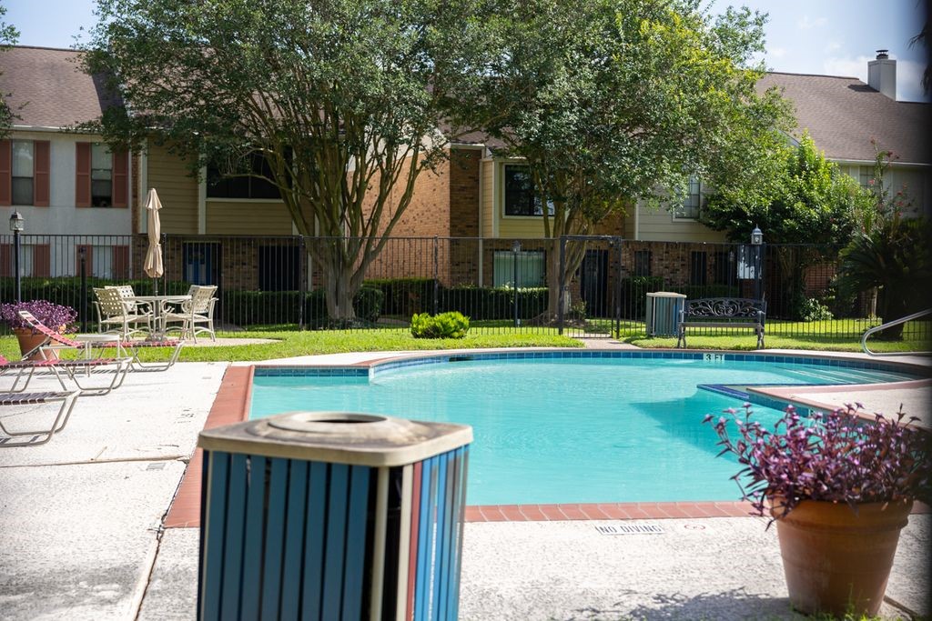 9517 Fondren Road Houston, TX 77074 - Photo 9 of 39