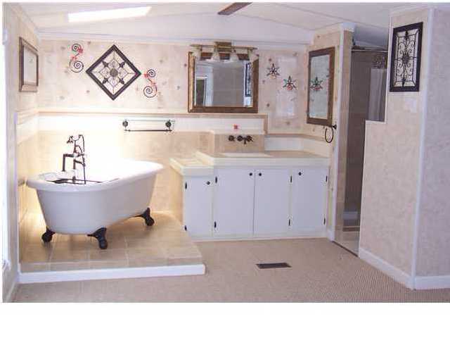 4358 Hassell Road Crestview, FL 32536 - Photo 4 of 24 Gallery Image 4