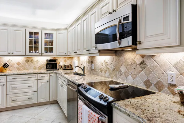 $9,000 | 300 Ocean Trail Way, Unit 706, Jupiter, FL 33477