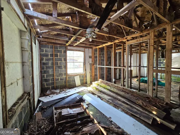a picture of water heater room