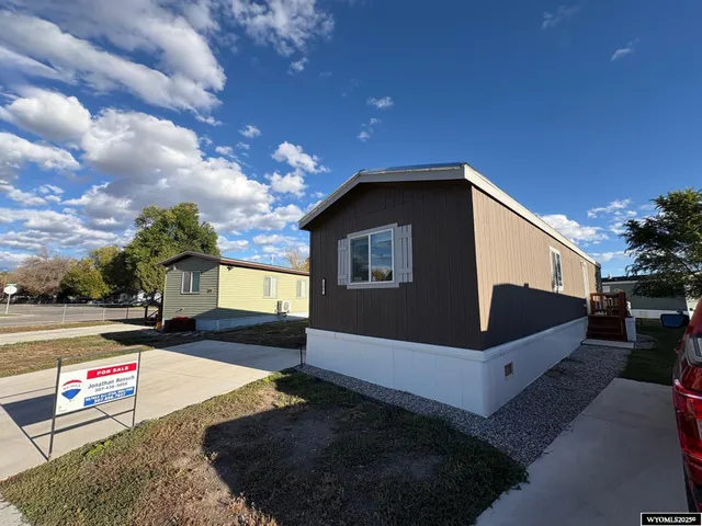 $82,500 | 108 Northside Drive, Lander, WY 82520
