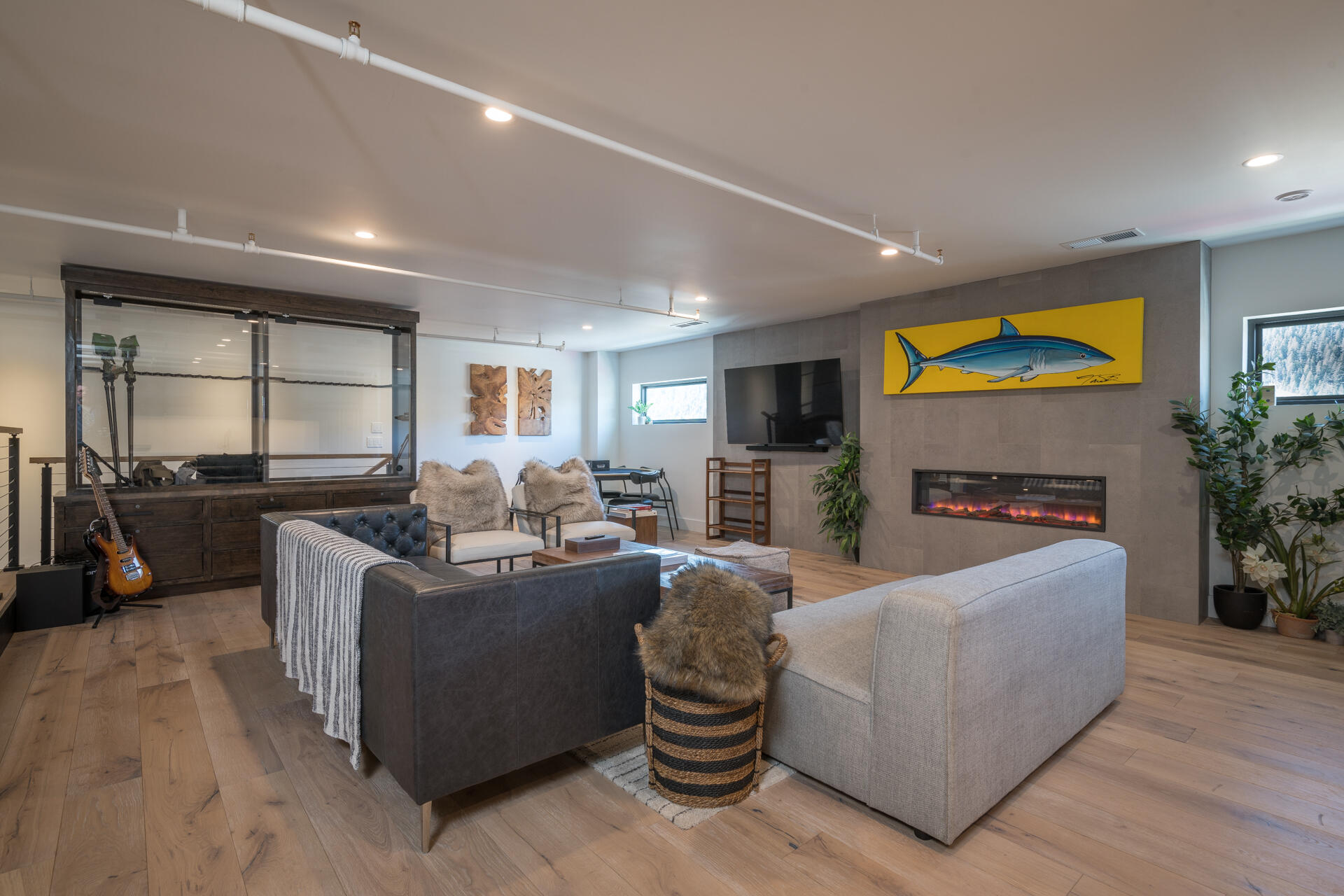 471 10th Street, Unit B1 Ketchum, ID 83340 - Photo 6 of 10 Living with fireplace