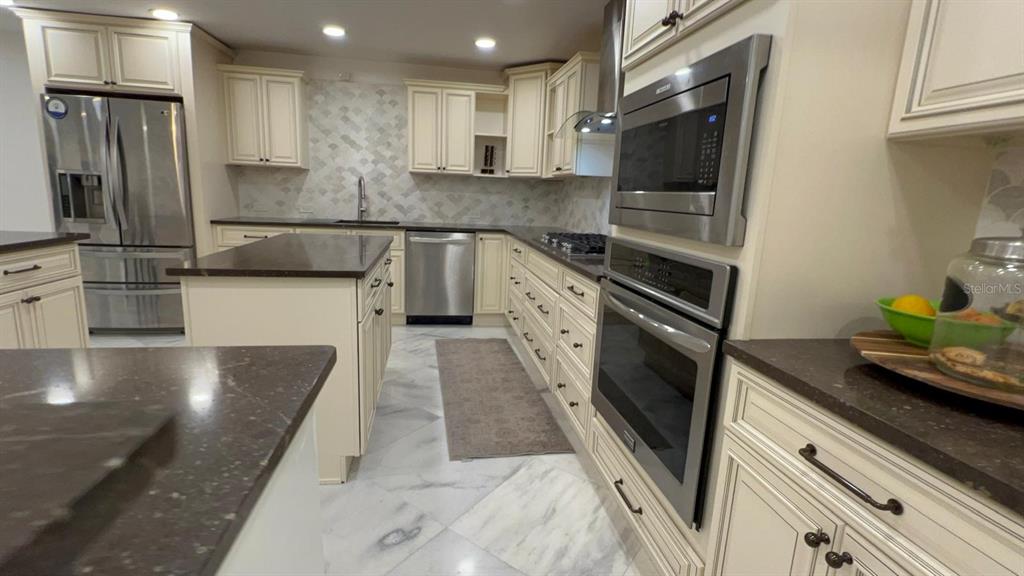 974 Pinelli Street Orlando, FL 32803 - Photo 9 of 38