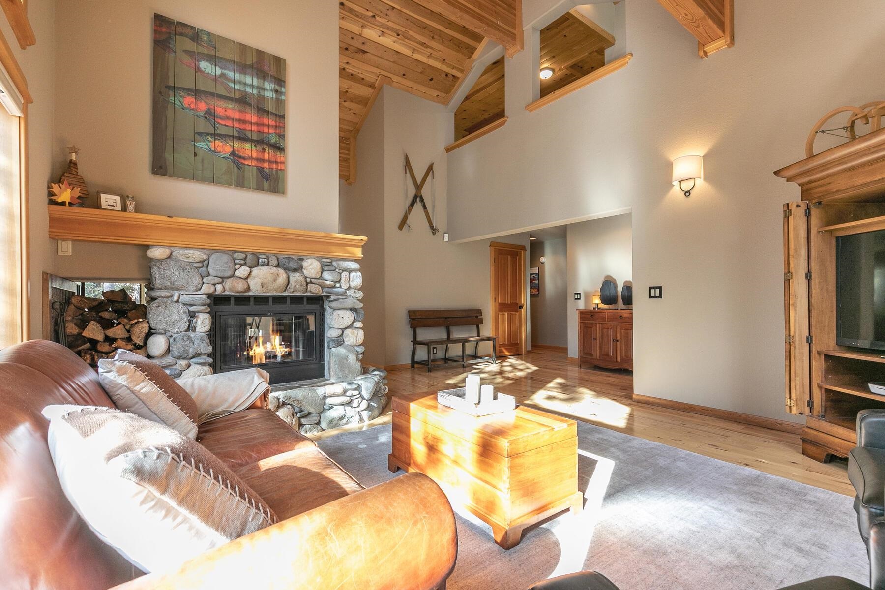 11525 Chalet Road Truckee, CA 96161 - Photo 5 of 19 Gallery Image 5
