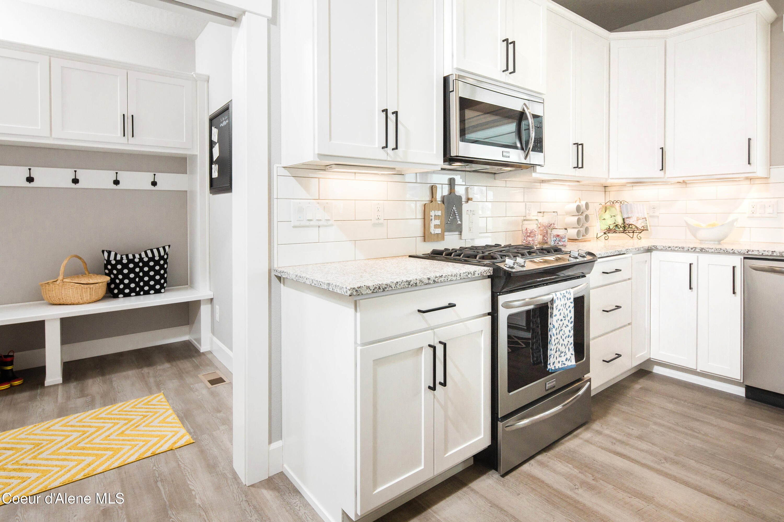 3346 North Segar Loop Post Falls, ID 83854 - Photo 5 of 32 (5) stock kitchen