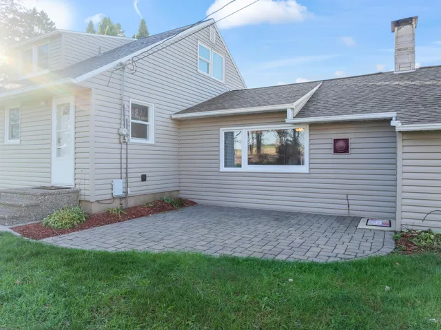 $310,000 | 5569 Highway 14, Rochester, MN 55904