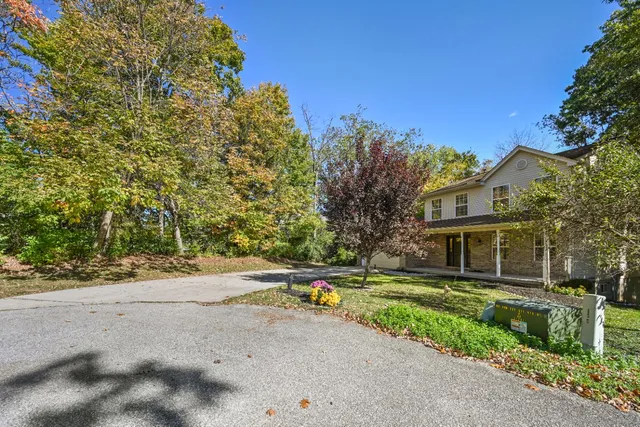 $370,000 | 2233 Picnic Woods Drive, Lawrenceburg, IN 47025